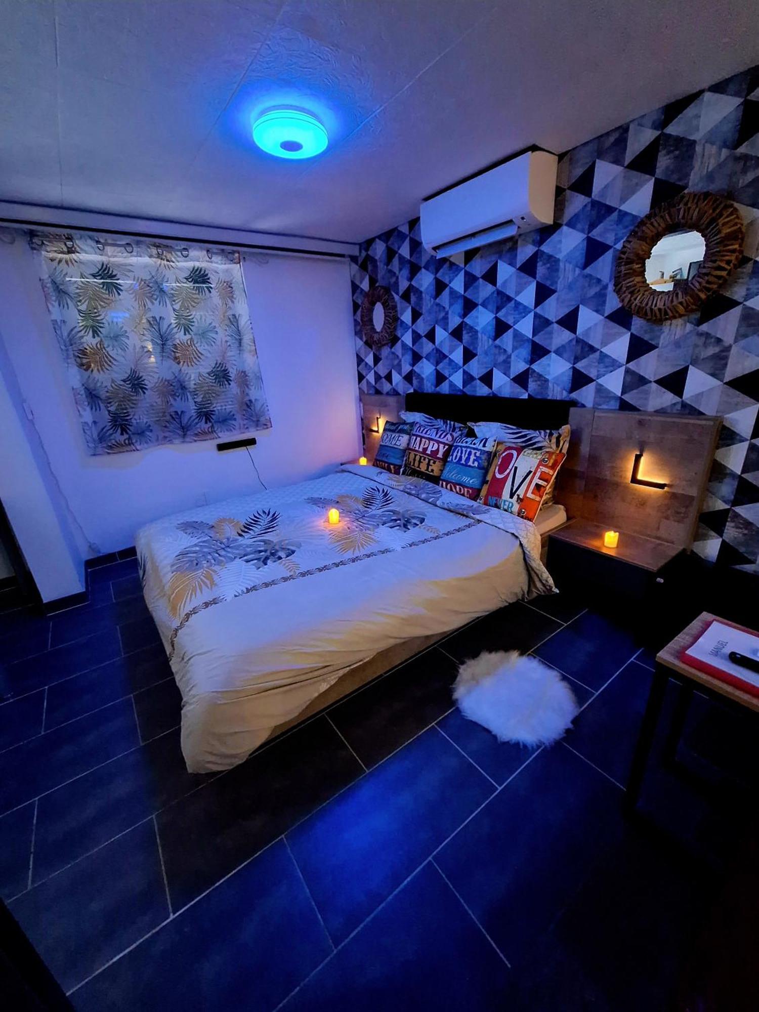 Les Charmes-Balneotherapie-Videoprojecteur-Netflix Baume-les-Dames Exteriör bild